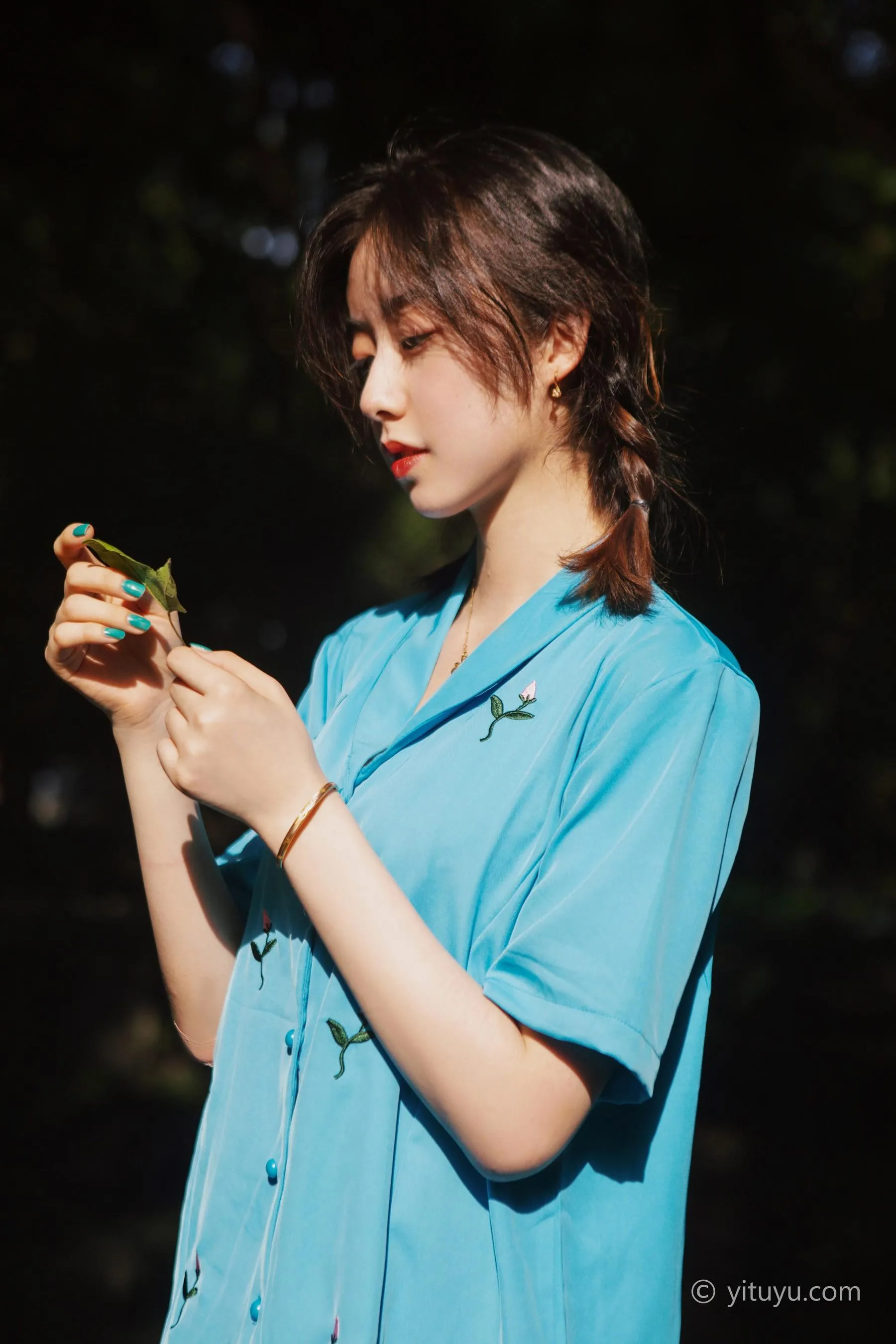 [YITUYU艺图语]2020.12.18 夏日伊始 而光阴皎洁n [24P]插图9
